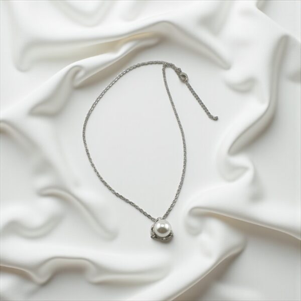 Moon Embrace – Elegance in Every Drop - Image 3