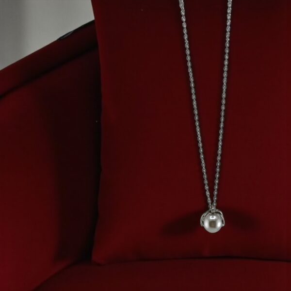 Moon Embrace – Elegance in Every Drop - Image 2