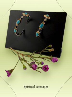 Royal Oasis – Vintage Turquoise Chandeliers
