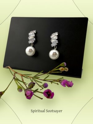 Pearl Bloom – Classic Grace Earrings