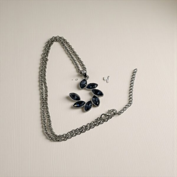 Midnight Halo – Elegance & Intuition Necklace - Image 3