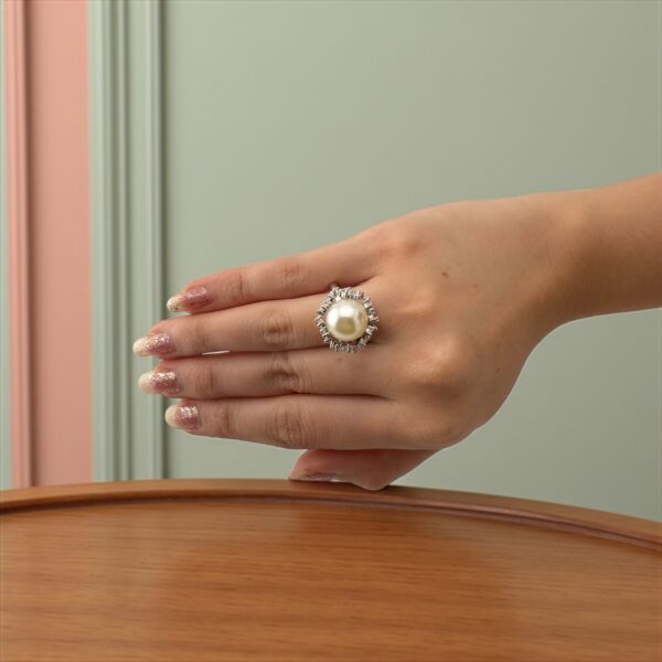 Queen’s Grace Ring – Radiate Elegance, Command Presence