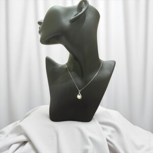 Moondrop Grace – Purity & Feminine Wisdom Necklace