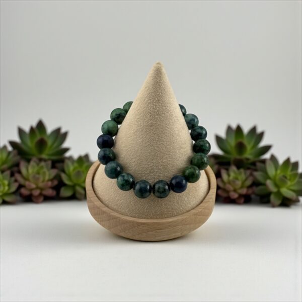 Green Labradorite Veinlight  Stone:  (For breakthrough energy, blocked transformation, and intuitive confidence) - Image 3